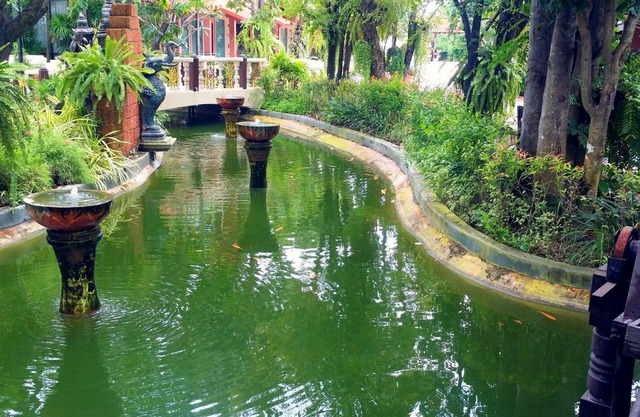Chuchai Buri Sri Amphawa