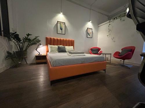Chum Lodge Saigon, Near Reunification Palace