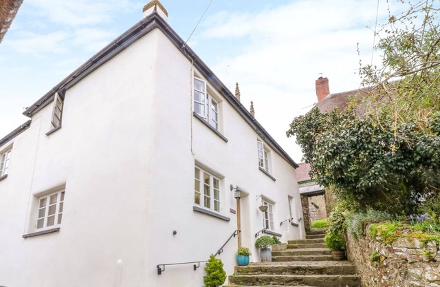 CHURCH STEPS COTTAGE, family friendly, with open fire in Winkleigh