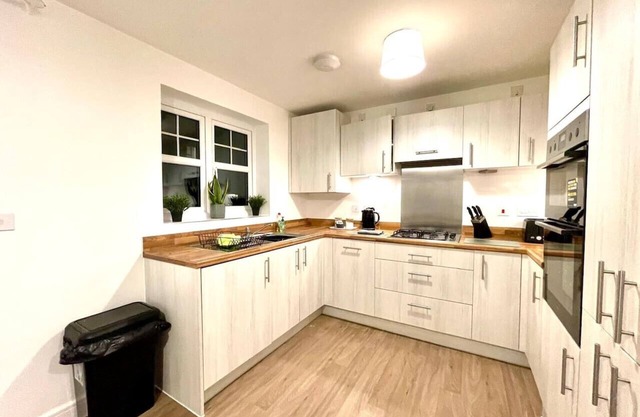 Churchill House Long Stays Sleeps 6