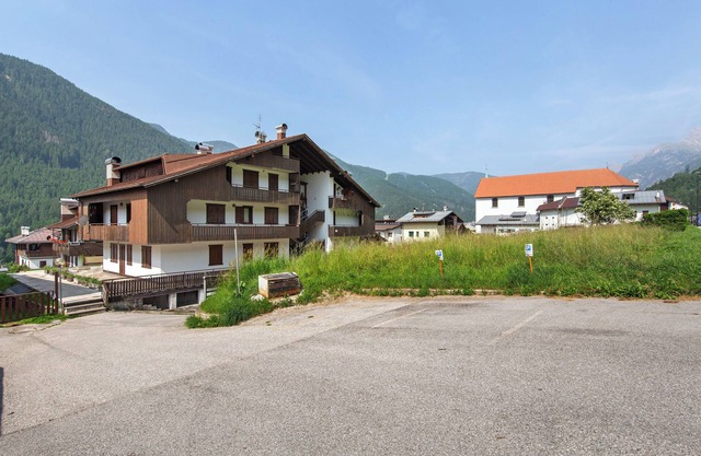 Ciasa 'Valentina' with Mountain View, Balcony and Wi-Fi