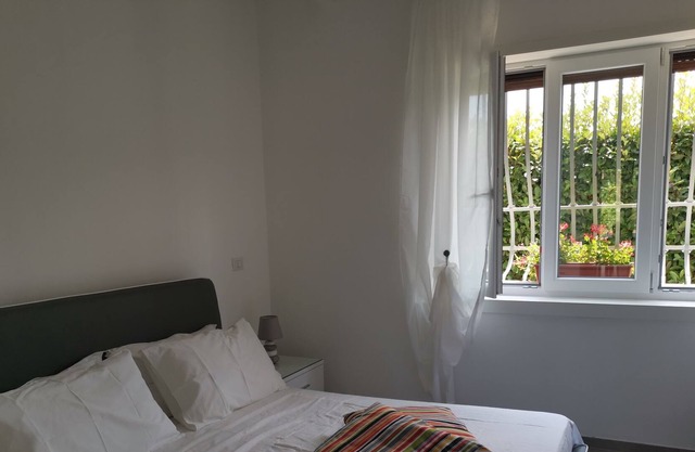 Cilento, 5 beds near the sea in a villa with garden