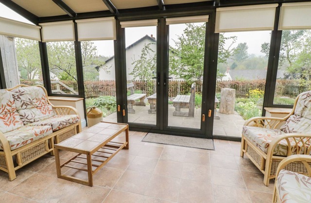 CILFACH, family friendly, luxury holiday cottage in Llanfyllin
