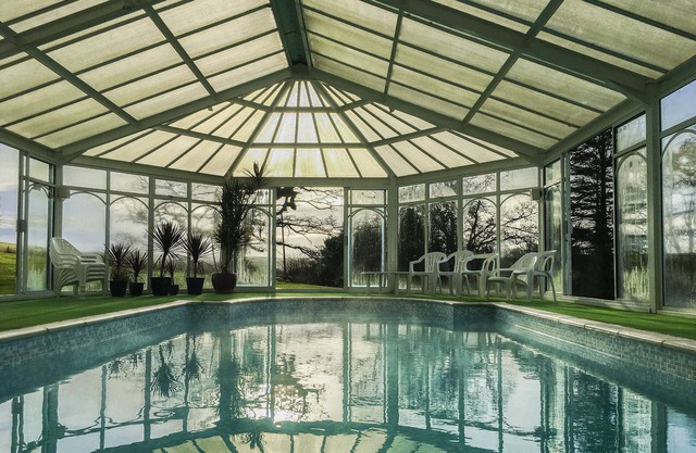 Cilpost Farmhouse - Indoor Heated Pool