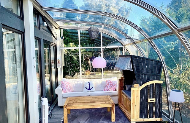 Cinderella Relax: Stylish vacation home with sauna, conservatory & close to the lake