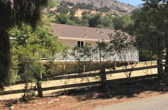 Cinnamon Creek Cottage, Sequoia National Park