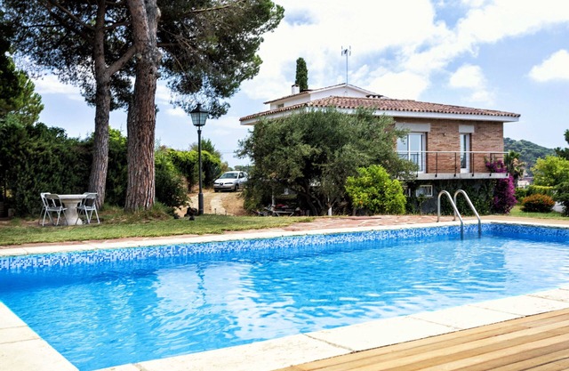 CINTO - House for 11 with garden and private pool 25 minutes from Barcelona