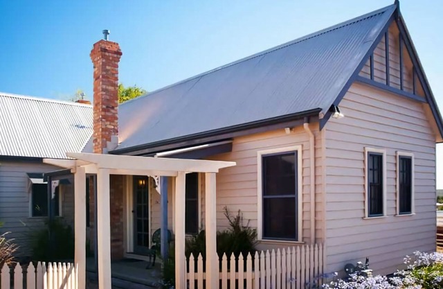 Circa Ruby Mint Daylesford ~ Town Centre!