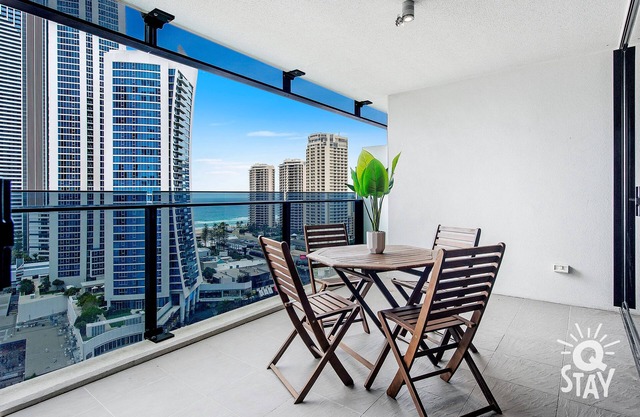 Circle on Cavill – 1 Bed Unit Ocean View — Q Stay