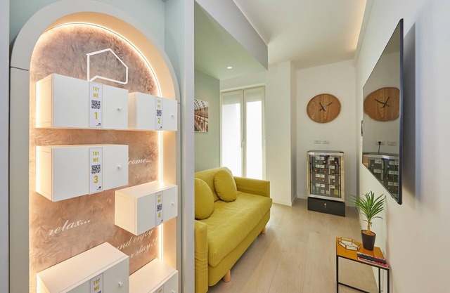Circular Apartment .