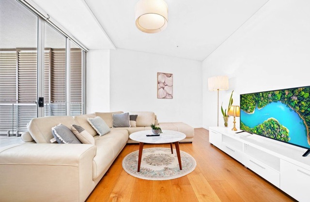 City & Airport Access | Mascot Central 3 Bed Apt