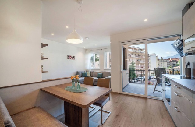 City Apartment Flora in MERANO with terrace and garage