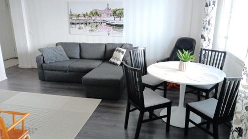 City center apartment with late check-in and -out