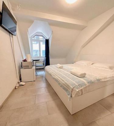 City center room with private external bathroom
