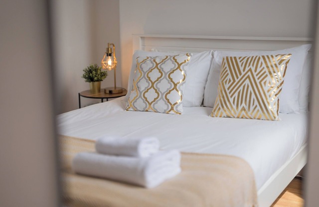 City Centre Spacious Apartment - Birmingham