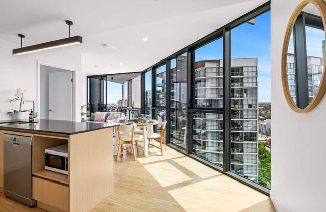 City Chic Living w/Sunset Views 2BD+1 Studio Apt