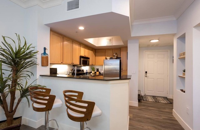 City Escape w/access to Balboa Park, Gaslamp, Little Italy, & Hillcrest!