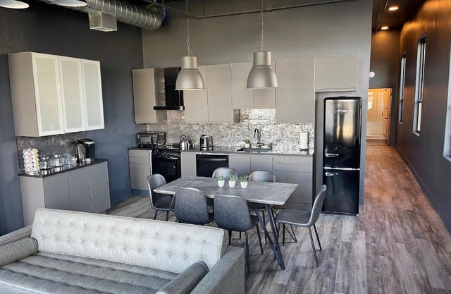 City Loft Escape with River Views! By Hollyhock
