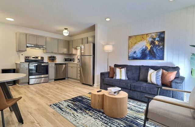 City Retreat Near Downtown Hotspots