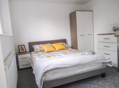 City Vacations Corby 4 separate room house