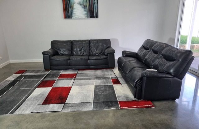 City View 3 Bedrooms & Work from Home Office, close to airport