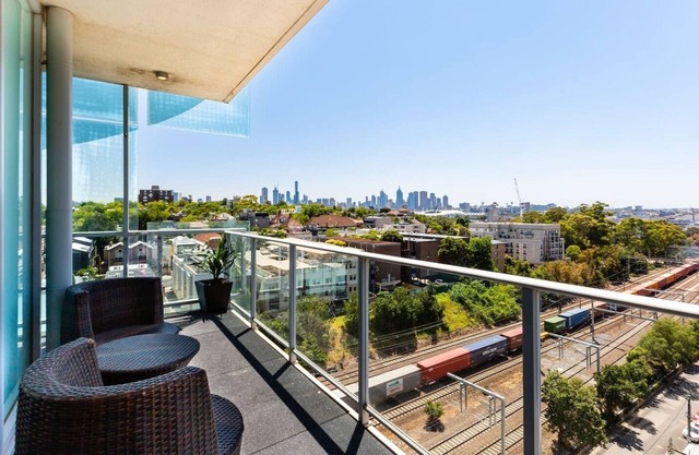 City View Chic in South Yarra with Parking