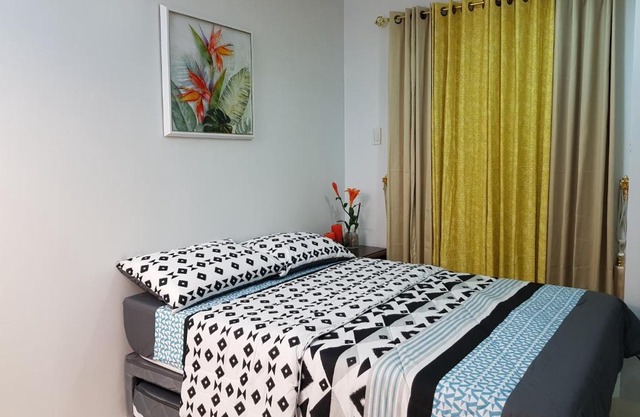 Cityscape Residences, Unit 702