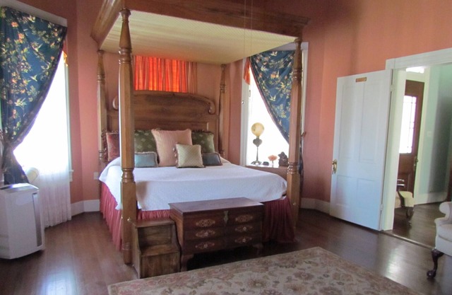 Claiborne Room at La Maison Louisiane