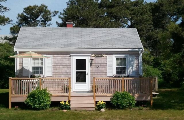 Classic 2 bedroom, 1 bath cottage. Great location on bike path.
