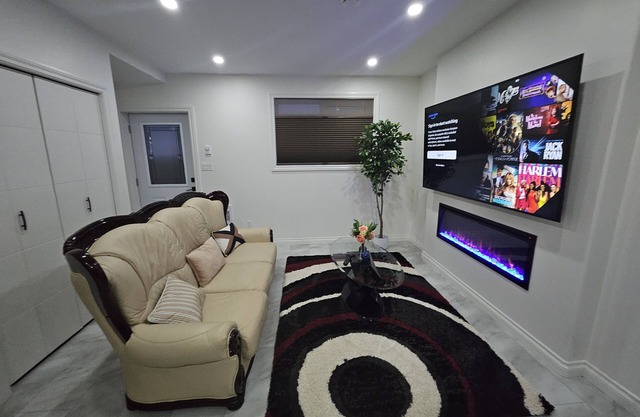 Classic and modern suite 10 minutes away from city center