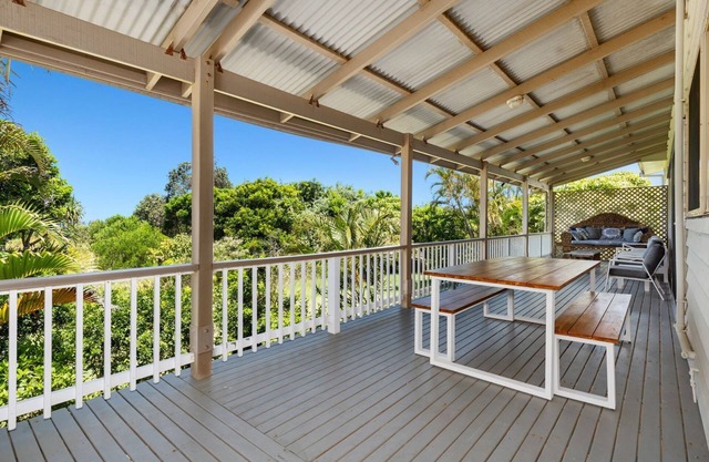 Classic Beach House on Surfside - Pet Friendly