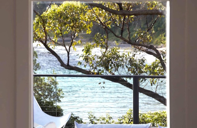 Classic beachfront shack in Malua Bay - voted top 52 stays in Australia