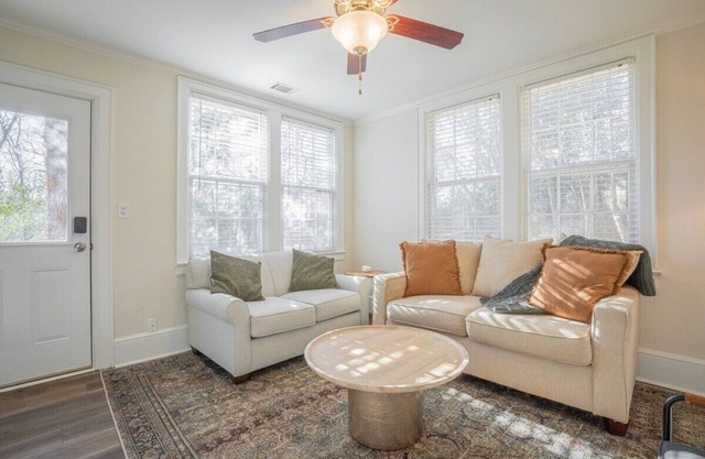 Classic City Apartment w/Firepit