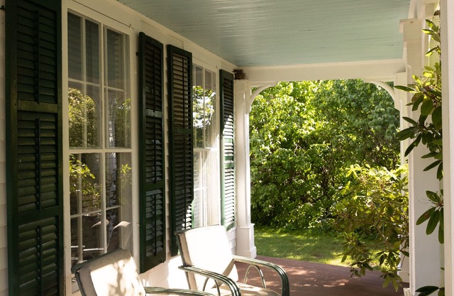 Classic farmhouse with Catskill Mt views In ground pool pet friendly