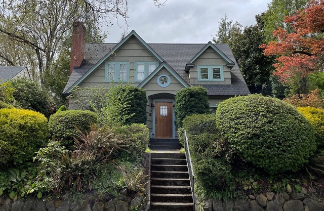 Classic home on College Hill with five beds, private yard, hot tub, and grill.