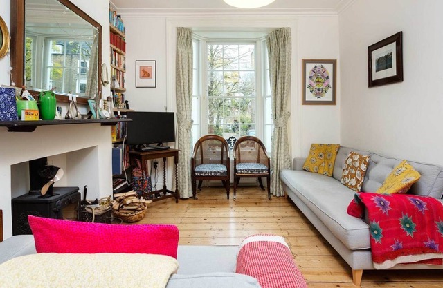 Classic Kentish Townhouse, by Veeve