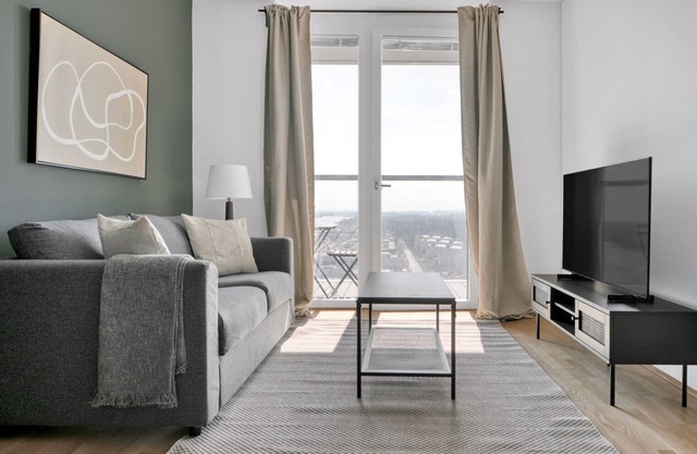 Classic Leopoldstadt 2BR w/Elevator, Gym & Sauna, near U2, by Blueground