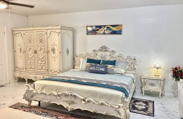 Classic Studio in Venetian Roadn