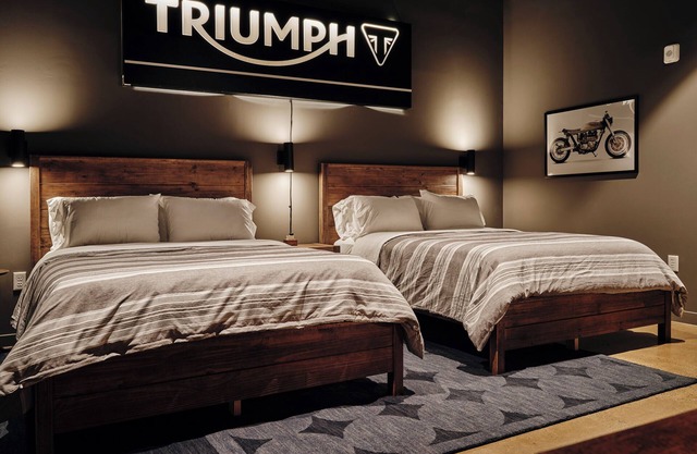 Classified Moto - The Triumph Room