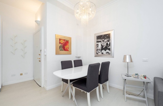 CLASSY APARTMENT CITY LIFE FIERA MILANO3 guests 1 room 2 beds