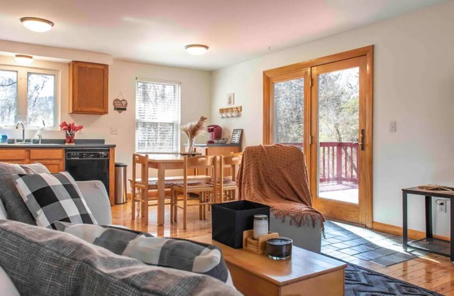 Classy/Cozy/Comfy w/private pool - 15 minutes to Newport