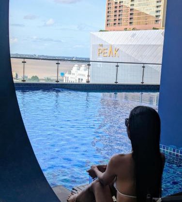 Claudio Homestay - 13th Floor, Pool, Gym, Steam Room, Hot Tub