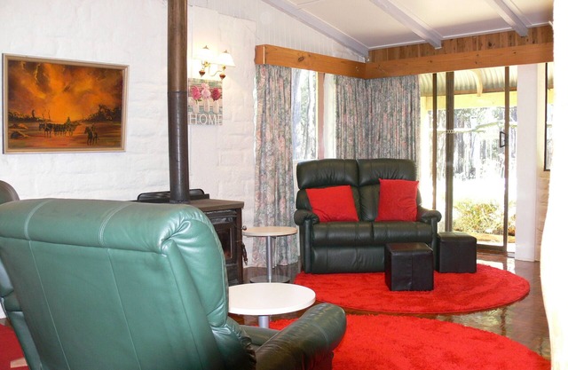 Clayborne Villa, lovely mud brick country house