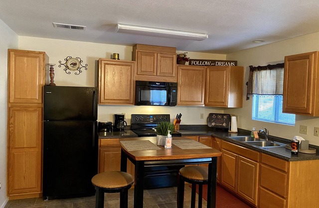 Clean and peaceful cottage in Sonora near Phoenix Lake Golf Grove