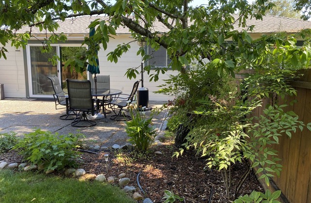 Clean, Beautiful & Peaceful Escape, Amazing Mtn Views, Numerous wineries