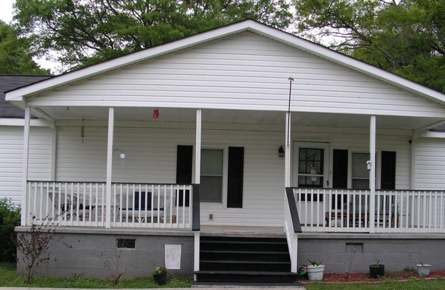 Clean Comfy Home Away From Home