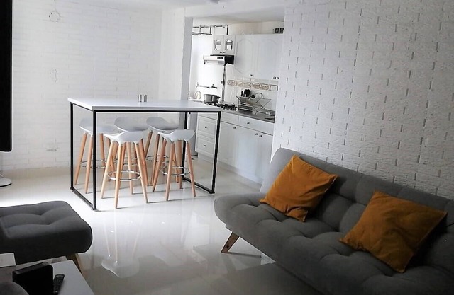 Clean & Convenient 3 Bedroom Apartment - SUBA