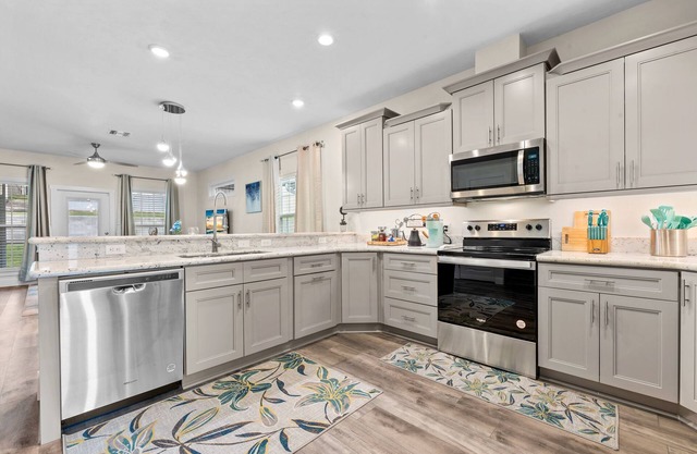 Clean, cozy, safe, & serene 3BR/2.5BA ~~ NW GNV Near Tioga & HCA Florida North
