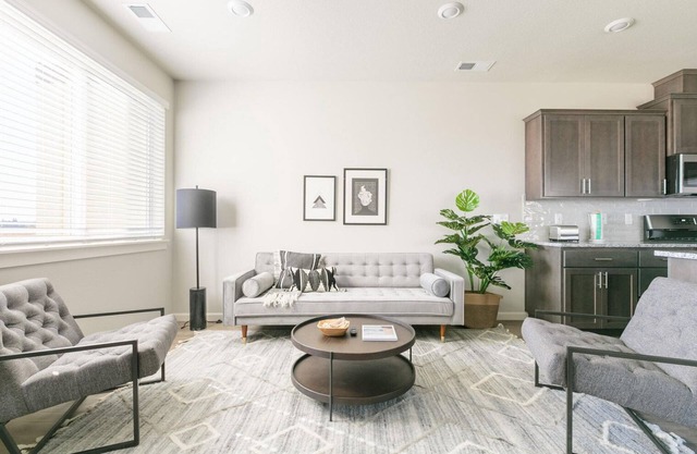 Clean Hillsboro 2BR, close to Park & Restaurants, by Blueground
