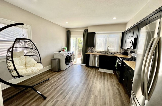 Clean New Cozy Modern Boho Spacious Family Home Near Disneyland Beaches SNA LAX
